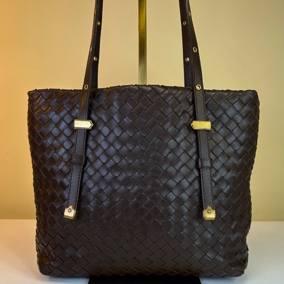 Bottega Veneta Handbags - Bottega Veneta Intrecciato Brown Leather w/ adjustable straps COA, dustbag